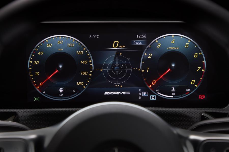 Панель приборов Mercedes-AMG A35 4Matic Sedan (V177) 2019 года  (UK) (фото 60 из 74)